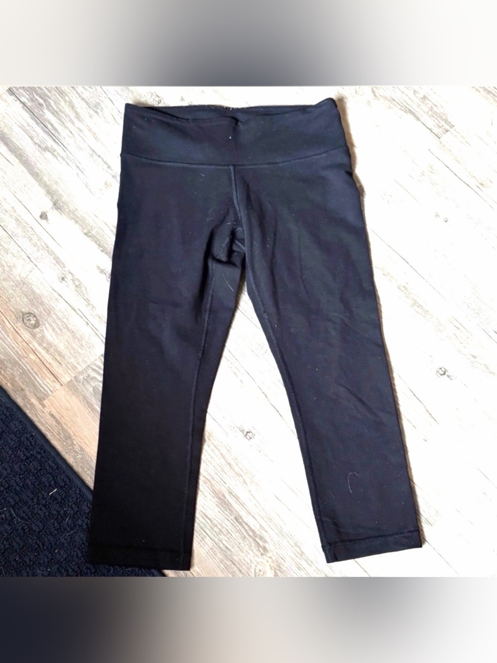Vintage lululemon black cropped leggings